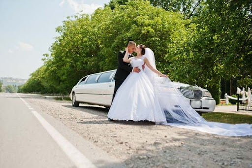 Why Hiring a Professional Limo Service Is the Smart Choice for Events in East Meadow