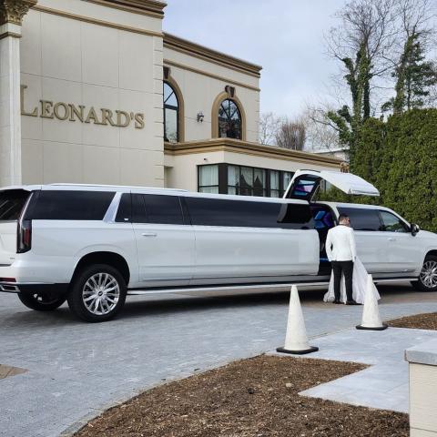 Top Luxury Limo Services in Brooklyn: How to Travel in Style